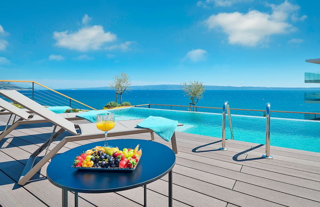 Amphora's Garden - Photo 1