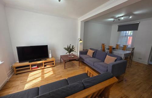 Stylish East London Stay 2Bed Home in Forest Gate - Foto 19