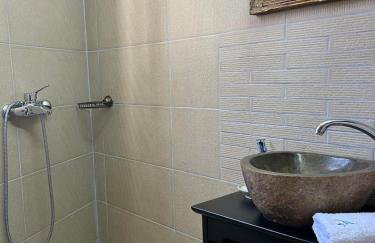 Το σπίτι της πλατείας - Photo 23