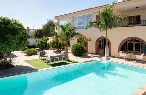 Private Villa with three separate apartments - Foto 1