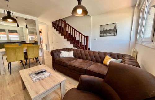 Dúplex Stylish Host con vistas al mar - Foto 6