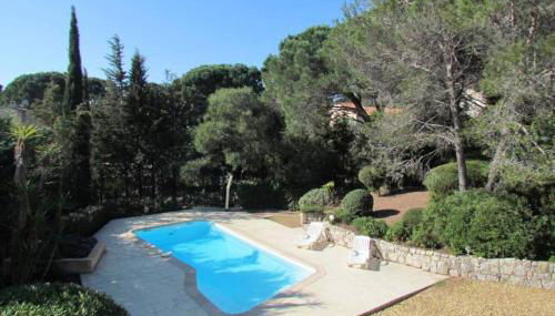 villa 8 pers, climatisée, piscine chauffée, un havre de paix sous les pins parasols - Foto 4, Garden view
