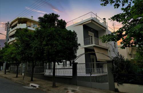 Zefyros Super Cool Apartments next to Alimos Riviera - Foto 17