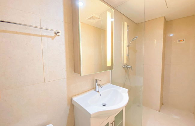 Compact and Nice Combined Unit 1BR Apartment at Warhol (W/R) Residence - Foto 11