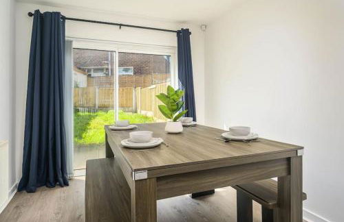 Spacious 4Bed Home, Sleeps 10, Pool Table, Parking, Perfect For Groups - Foto 11