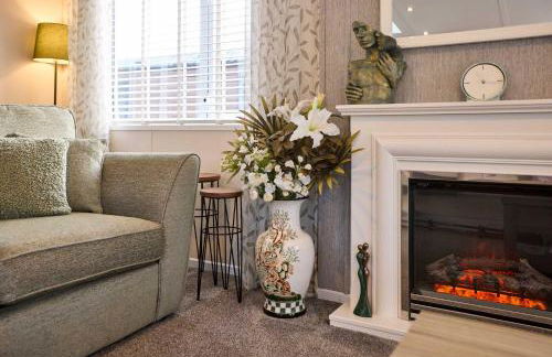 The Yorkshire Burrow Lodge with Hot Tub - Foto 15