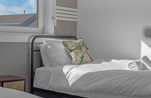 Free Parking - Central - Sleeps 6 - 2 Bedrooms - Foto 9