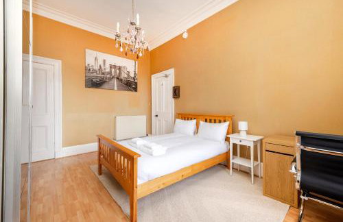 JOIVY 5 Bedroom Apt Near Meadows & George Square - Foto 46