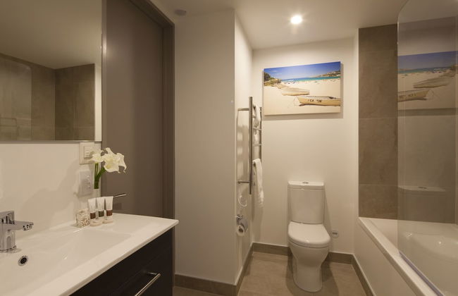 22 Hallenstein Apartments by Staysouth - Photo 44