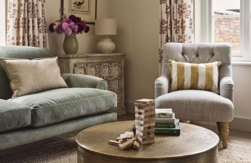 Bridge House at Woodhall Estate - Photo 2