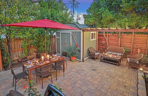 Downtown Villa by Paradise Retreats - Photo 18