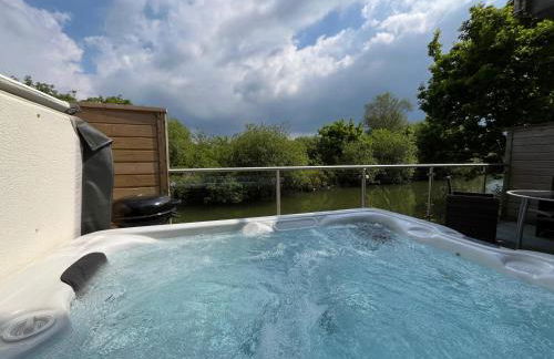 Waveside-Waterside with hot tubResort PoolGym - Foto 18