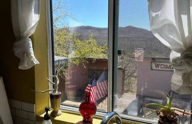 1900s Miner's cabin behind Tombstone Brewery - Foto 7