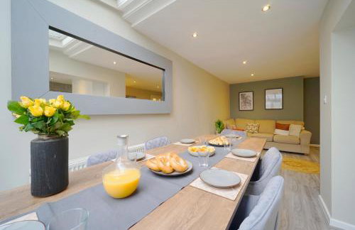 Spacious 4 bed town house in central Wetherby, sleeps 9, perfect for contractors or groups - Foto 3