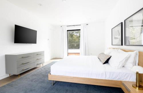 Blue Jay Villa by Rove Travel - Luxe Home with Pool - Foto 26