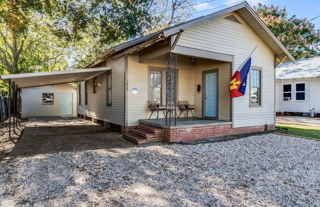 Jefferson Rental Room 2 - Photo 8