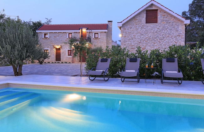 Villa in Prkos With Private Pool and Sea Nearby - Foto 40