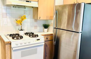 Spacious 6BR Home - Near Top Attractions - Photo 51