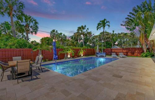 Tradewinds Ultimate Delray Beach Lifestyle 3BR2BA Home with Heated Pool - Foto 71