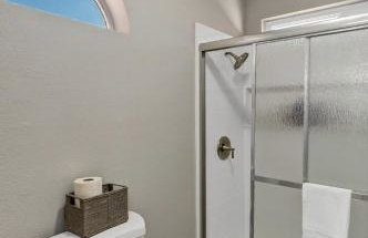 24hr Host - New Renovated House in Henderson U016 - Foto 18