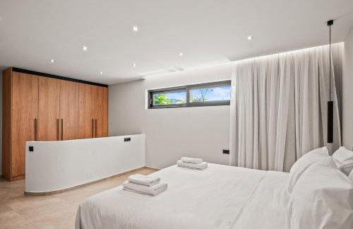 Villa Anassa - Luxurious 4-Bedroom Villa with Private Pool by Temma Villas - Photo 140