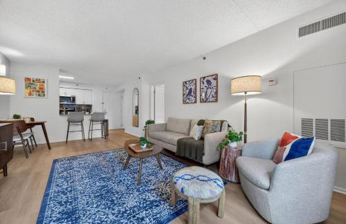 Newport 1 BR w Work Setup by Anyplace - 11747 - Foto 2