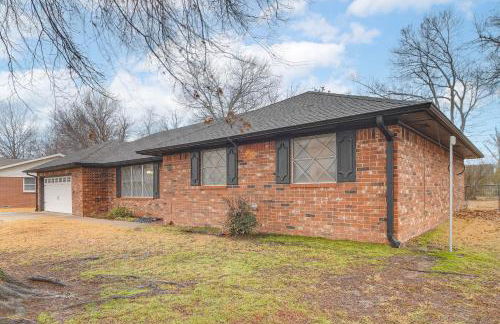 Right Off Route 66 Retro Vinita Home with Game Room - Foto 28