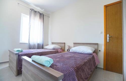 Holiday Home in Prkos With Private Pool - Foto 22