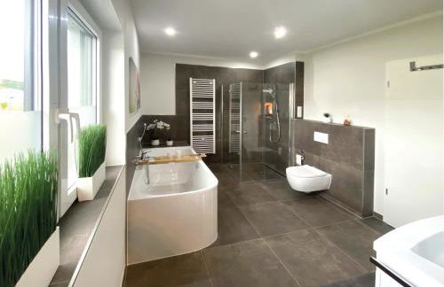 8 Personen Ferienhaus ,,Seegelblick" am Goitzschesee, erste Reihe am Strand mit Sauna, Whirlpool, Kamin, Wallbox & SUP - Foto 24