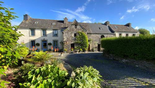 Priory at Kergudon Gîtes, Family gîte with pool - Foto 2