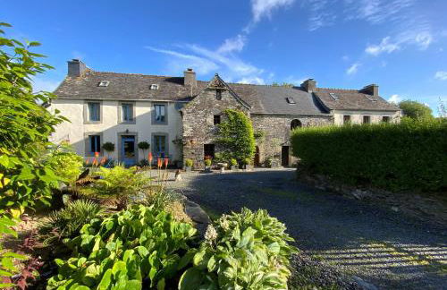 Priory at Kergudon Gîtes, Family gîte with pool - Foto 2