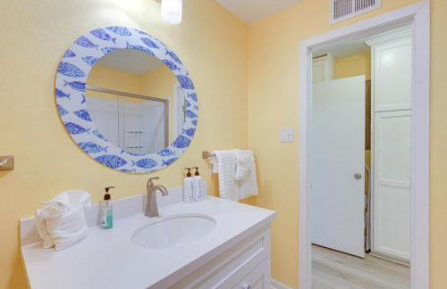 Steps to Galveston Beach Dog-Friendly Gem with Yard - Photo 20