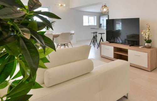 Luxury Villa Maria with large pool - Foto 21