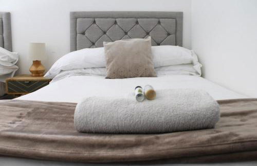 The Ivy Abode, Stylish 2-Bed Apartment Free Parking - Foto 8