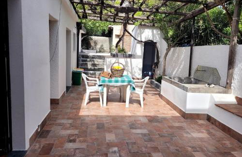 Typical house in a Sicilian village - Photo 10