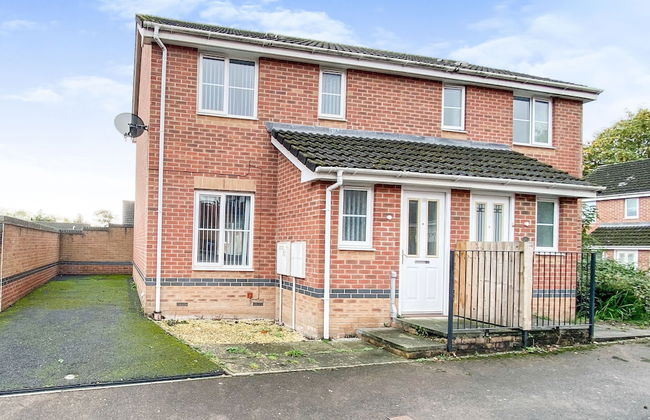 Ammaculate 3 Bedroom Property Near Caltic Manor - Photo 12