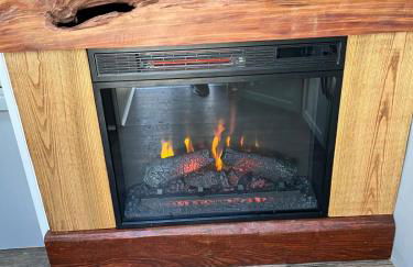 Quaint Airstream with Picnic Space Great for Two in Indiana - Foto 14