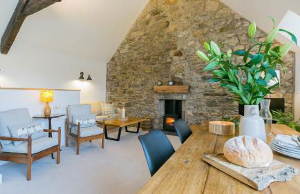 Custom Mews - Photo 10