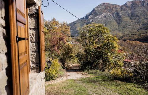 Πέτρινη κατοικία με υπέροχη θέα στο όρος Κόζιακα. - Foto 3