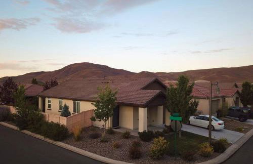 NEW Upscale House, Tahoe 30-min w/ Cal King - Foto 36