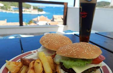 Casa Poquita Vis (Vis town center, seaview terrace) - Photo 13