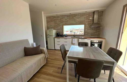 Attico con terrazza a Cagliari. - Foto 4