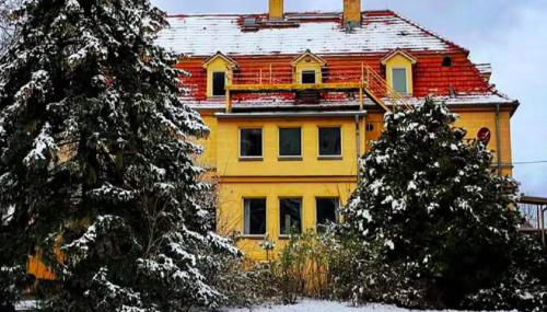 Villa Sophienschlösschen nahe Berlin - Exklusive Zeit zwischen 5 Seen mit großer Küche, gratis Sauna & 3500qm Garten - Foto 2