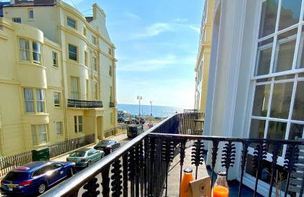 Mrs Butler Brighton Boutique by the Sea and Great Prices - Foto 2