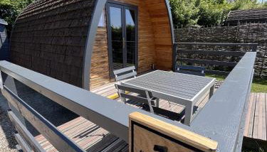 MegaPod 1 at Lee Wick Farm Cottages & Glamping - Foto 3
