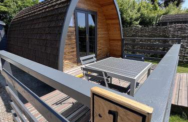 MegaPod 1 at Lee Wick Farm Cottages & Glamping - Foto 3