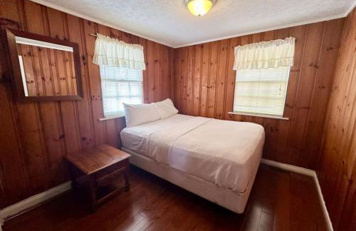 Cottage 1- Lees Ford Marina - Photo 10