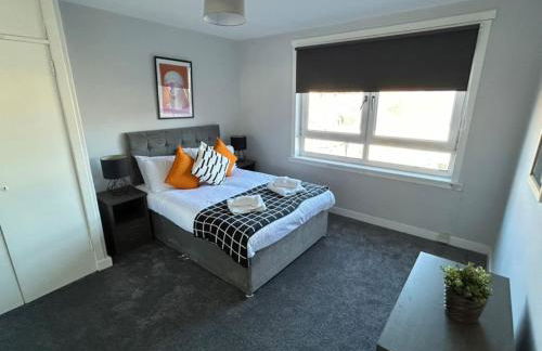 3-Bed Apartment Central Greenock - Photo 17