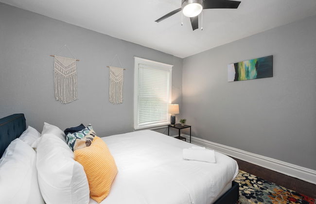 Central Garden Getaways Corp Rentals by NamaStay - Photo 7