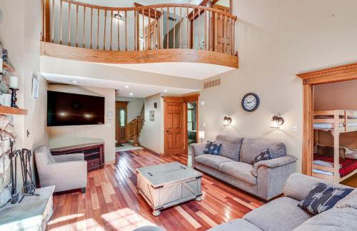 Huge Family Home with Pool - 13 Mi to Lake Michigan! - Foto 5